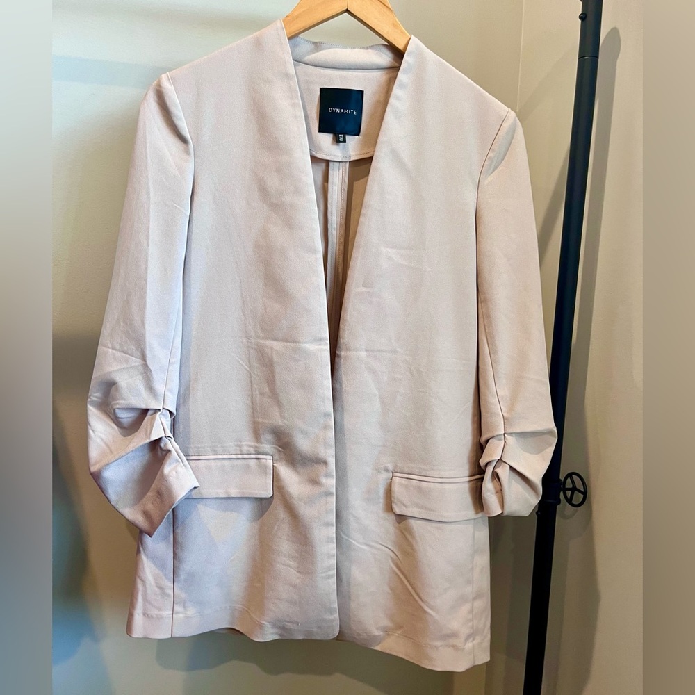 Lightweight relaxed blazer with scrunched sleeves